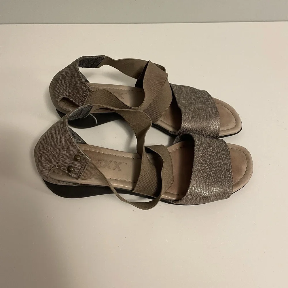 The Flexx Sunglass Low Wedge Sandals Leather Beige Size‎ 9 Comfort